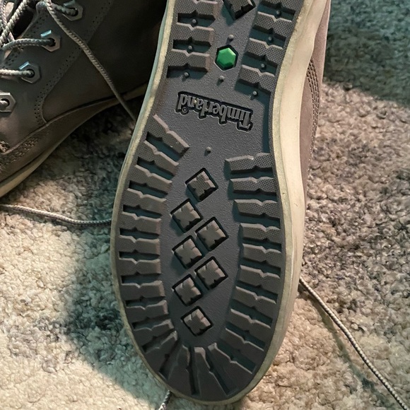 LIKE NEW Timberland Everyday Boots - Picture 5 of 5